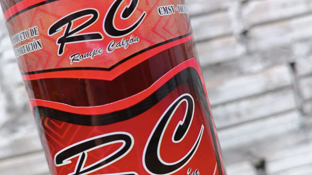 Etiqueta del RC Rompe Calzón, licor amazónico de Iquitos